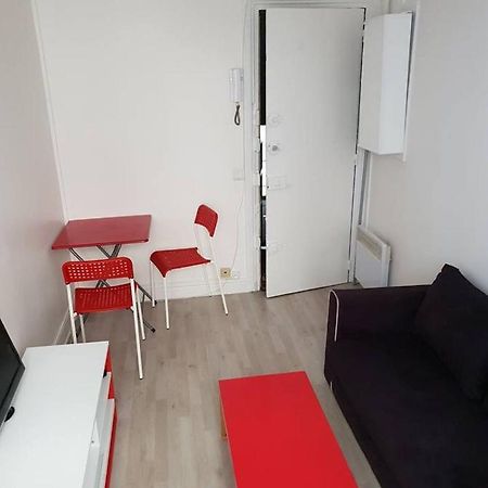 Cute And Quiet Appartment In Montmartre Париж Екстериор снимка