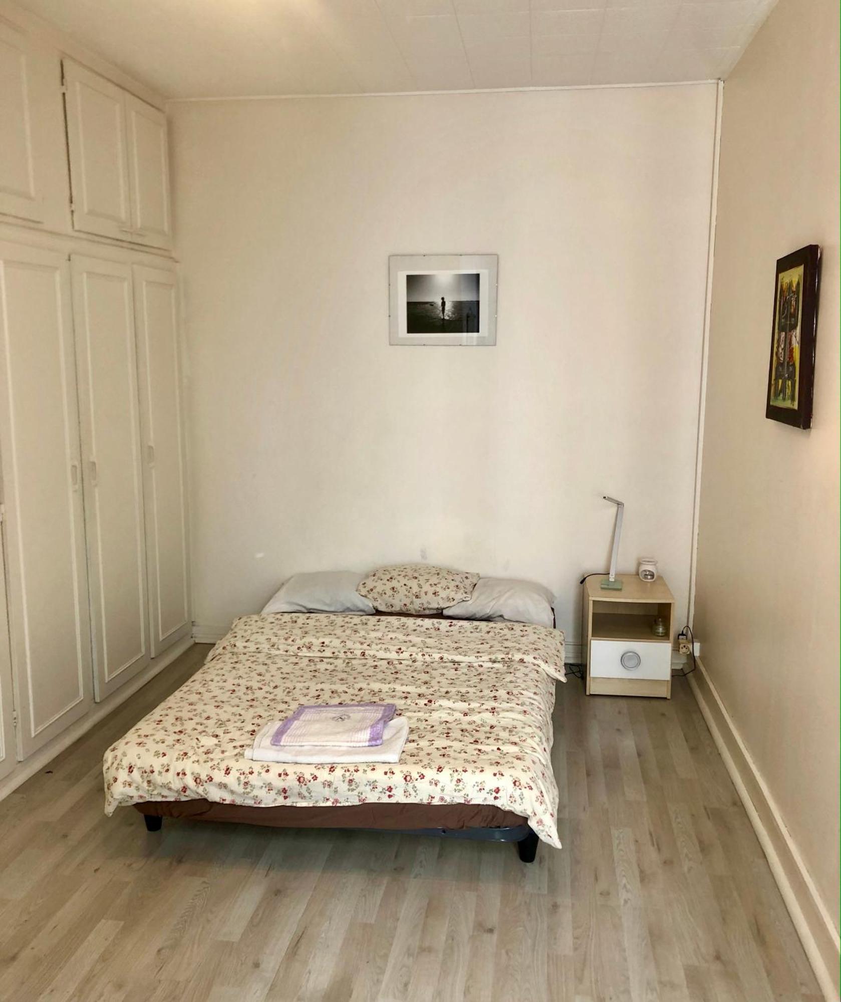 Cute And Quiet Appartment In Montmartre Париж Екстериор снимка